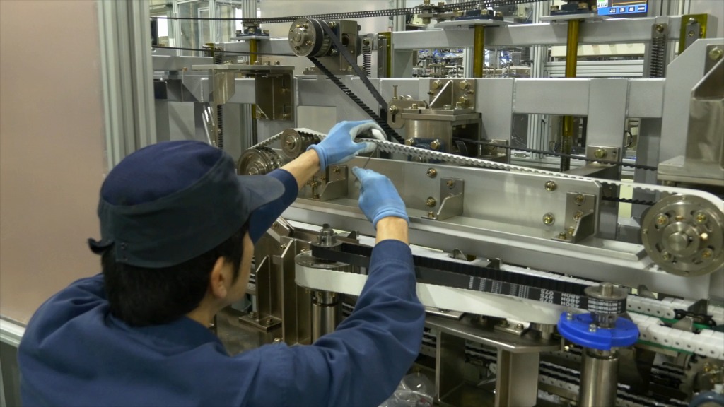 【機械組立】カートナーやシュリンクラベラーなど自動機の組立｜日本自働精機株式会社　採用サイト